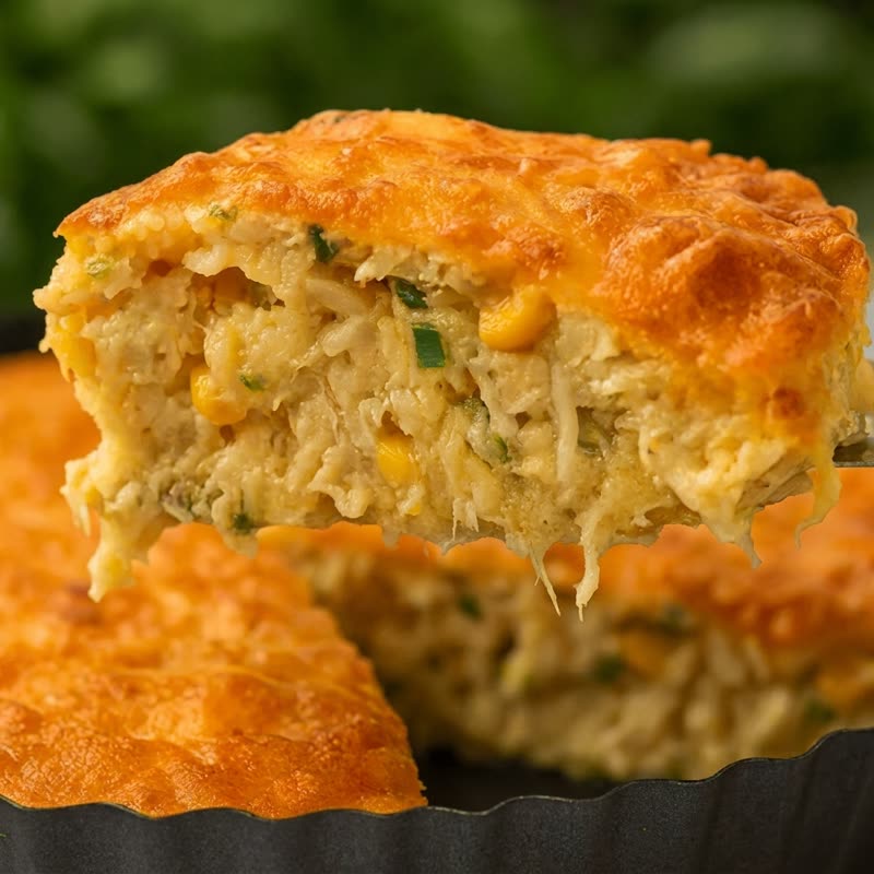 Torta cremosa de frango com milho